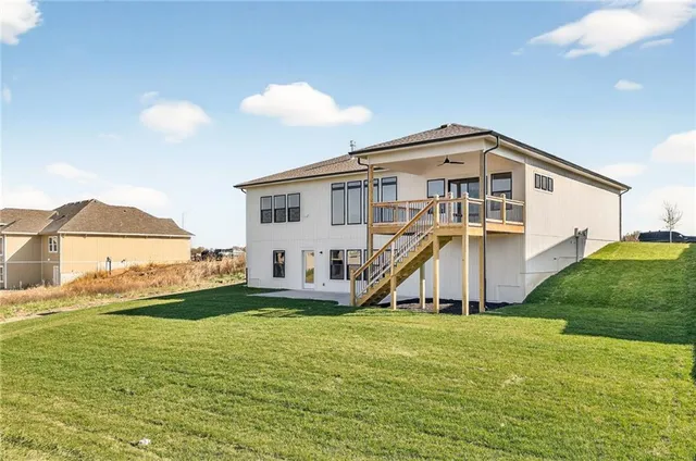 $699,999 | 7620 North Booth Avenue, Kansas City, MO 64138