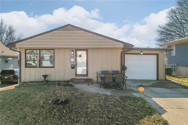 $169,000 | 2406 Edmond Street, St. Joseph, MO 64501