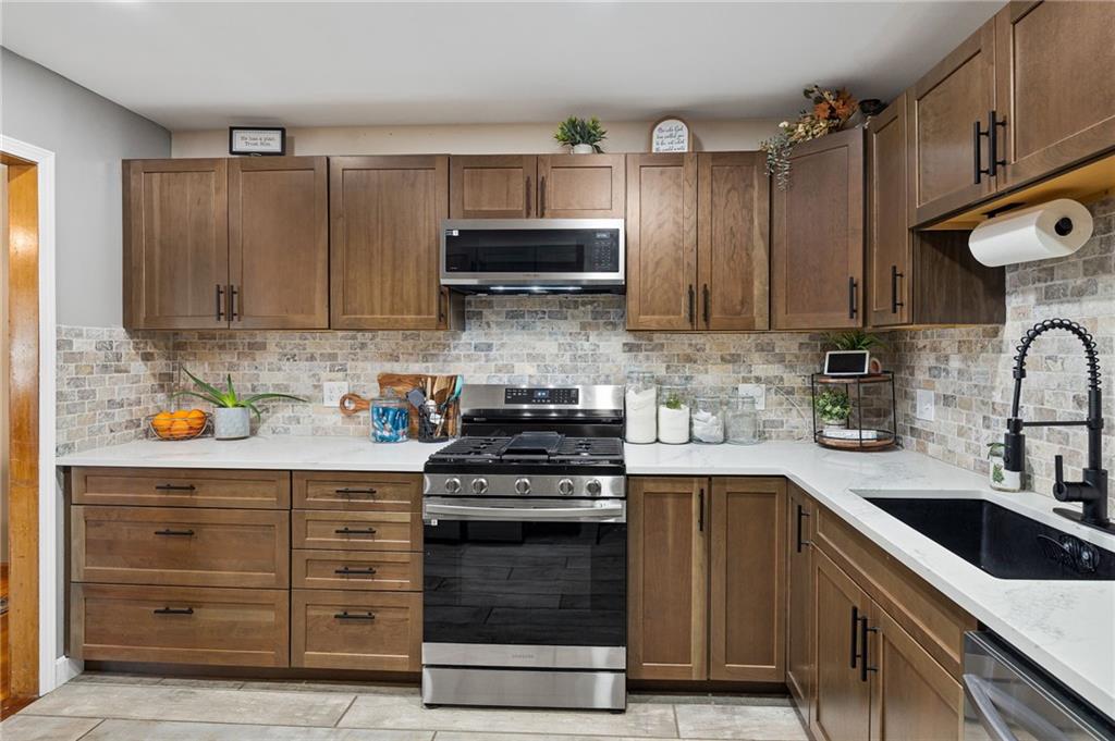 2406 Edmond Street St. Joseph, MO 64501 - Photo 7 of 19