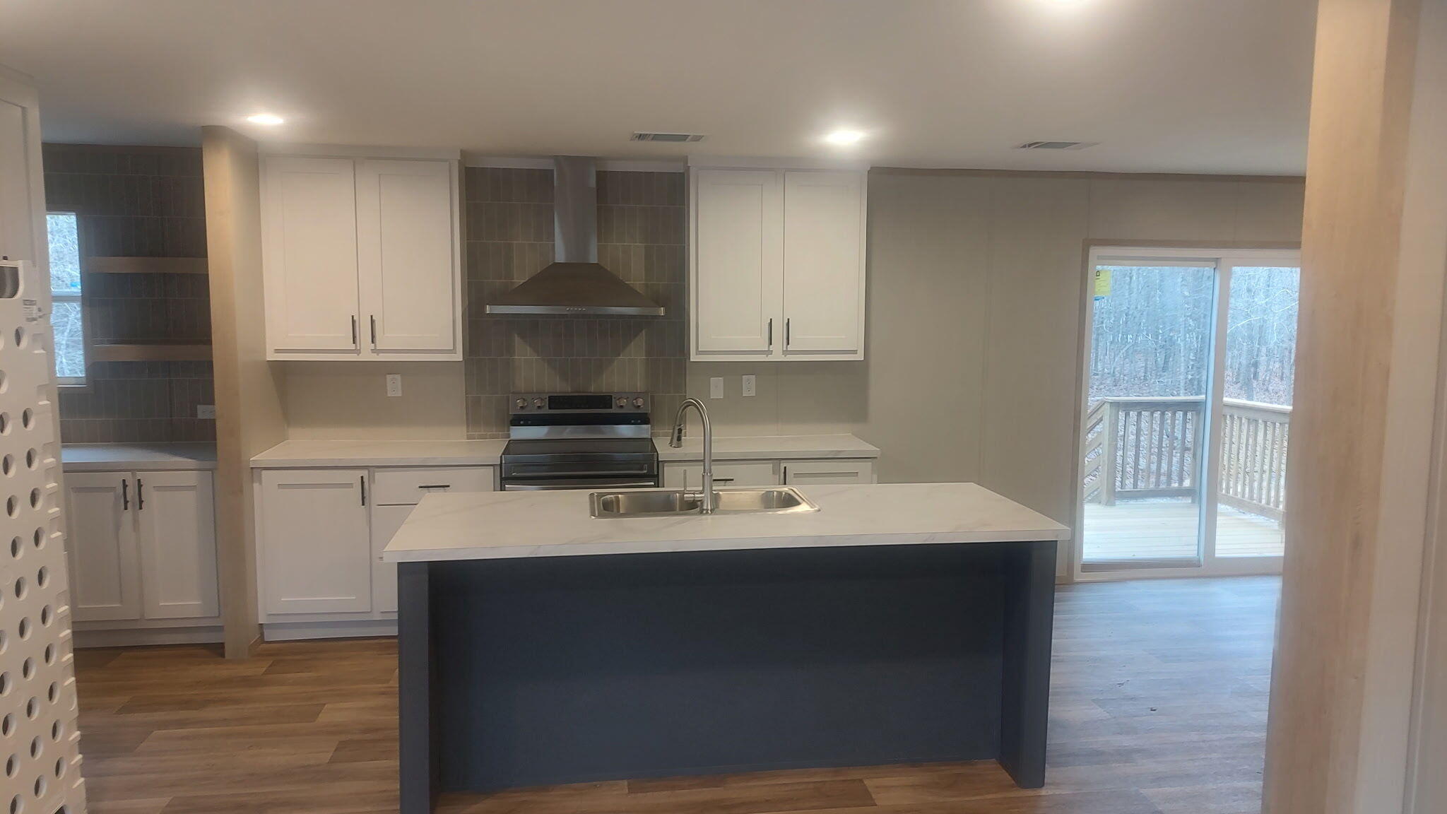 1069 Wild Rose Court Manning, SC 29102 - Photo 2 of 13 kitchen