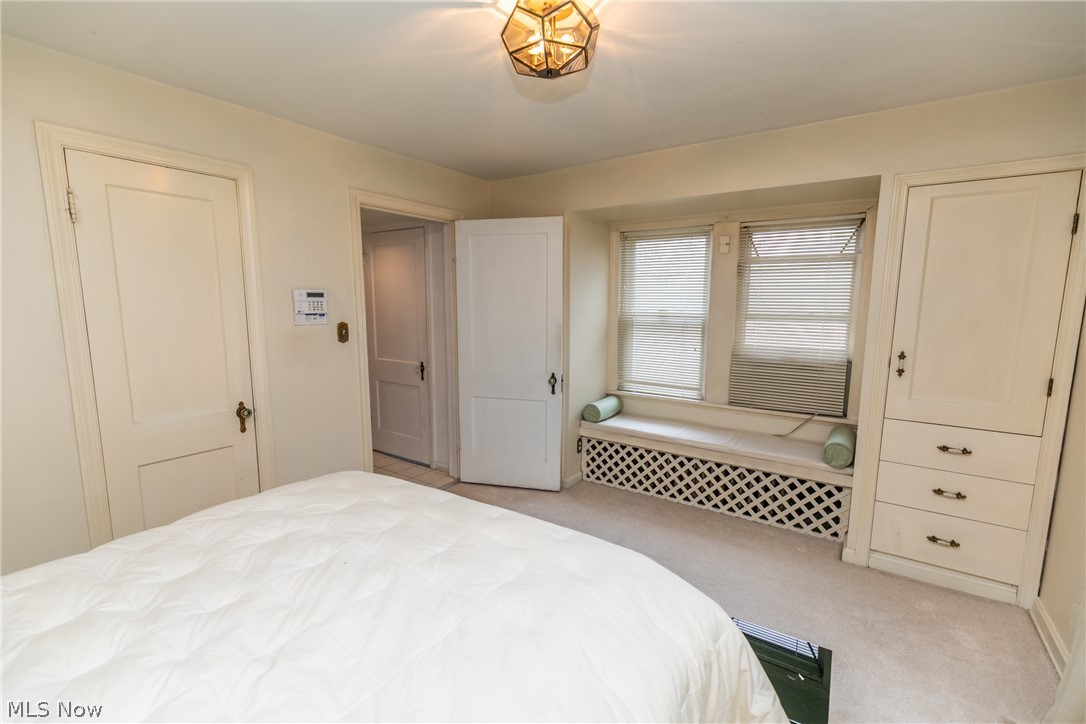 1186 Avondale Road Cleveland, OH 44121 - Photo 17 of 33