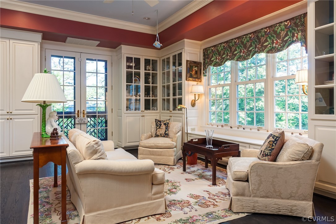 100 Culpepper Road Richmond, VA 23229 - Photo 8 of 25 Sitting area open to large kitchen, entry to rais