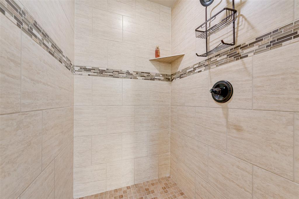 102 Dobbs Road Lake Dallas, TX 76208 - Photo 22 of 35