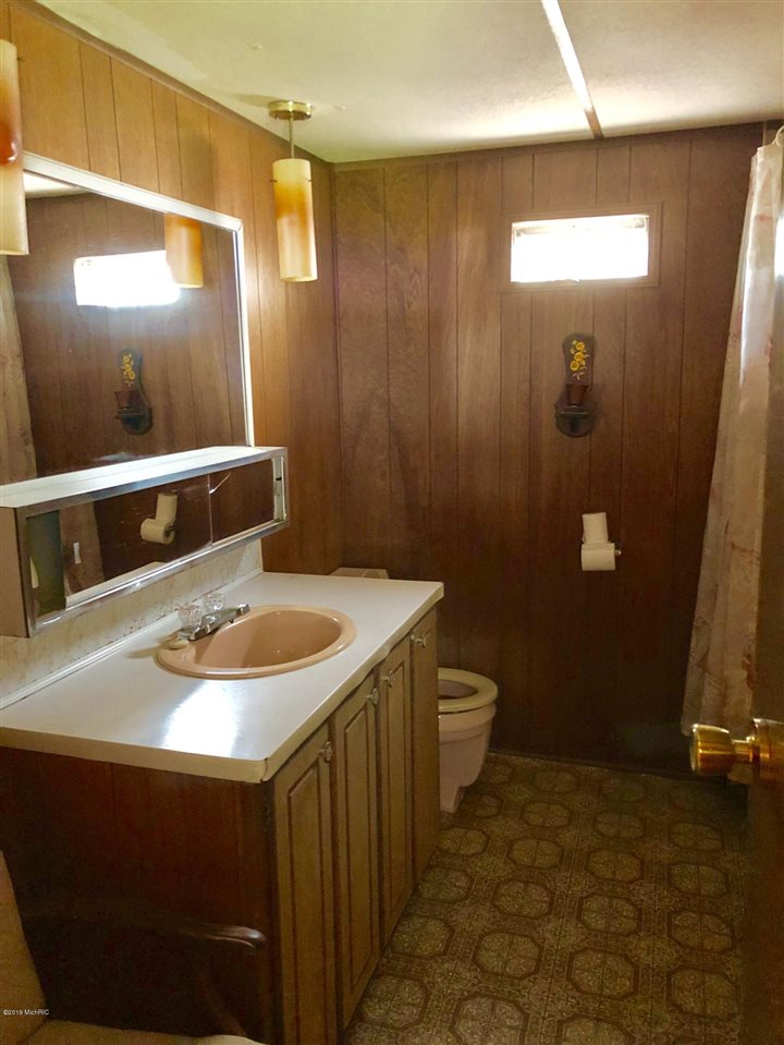 6986 Snug Harbor Road Baldwin, MI 49304 - Photo 4 of 21 Gallery Image 4
