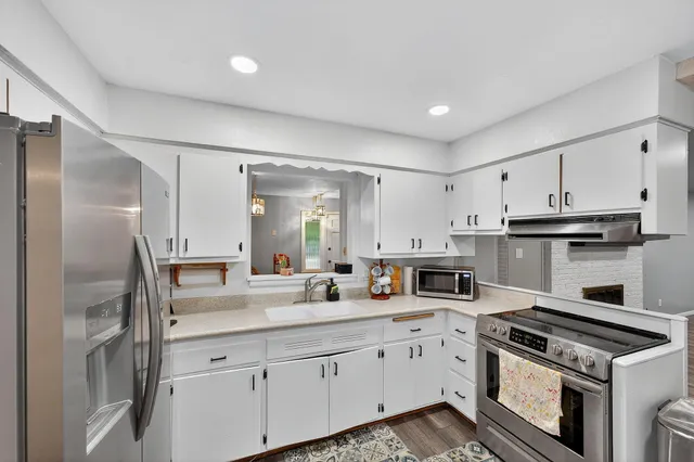 $395,000 | 2139 East Leroy Avenue, St. Francis, WI 53235