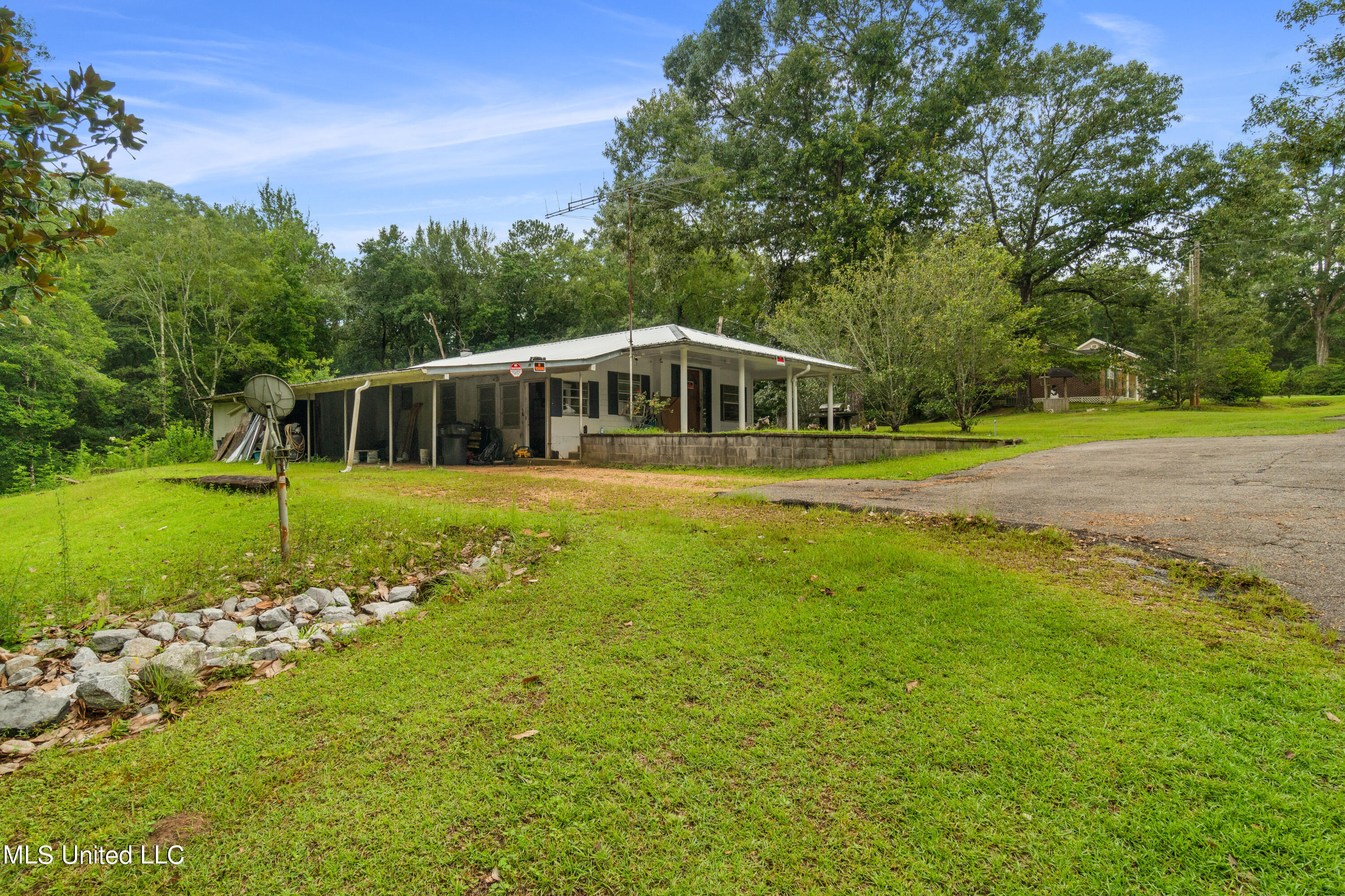 57 Pine Crest Road Purvis, MS 39475 - Photo 4 of 18 57_PINE_CREST_RD-4