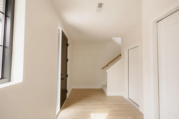 $3,750 | 638 Fulton Street East, Unit D1, Grand Rapids, MI 49503