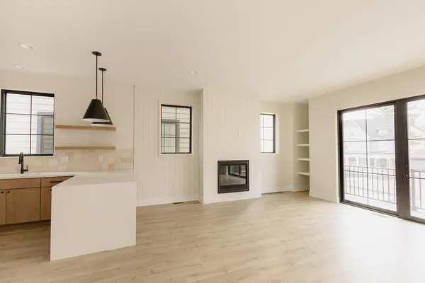 $3,750 | 638 Fulton Street East, Unit D1, Grand Rapids, MI 49503