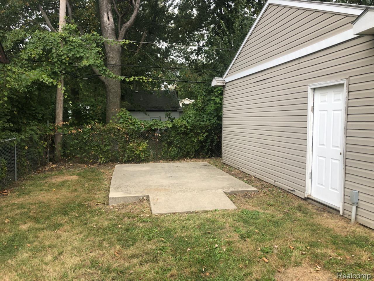 8679 Toepfer Road Warren, MI 48089 - Photo 5 of 14 Gallery Image 5