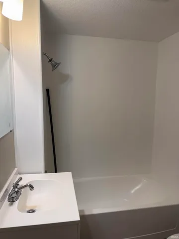 $1,250 | 3401 Harvester Street, Fort Wayne, IN 46803