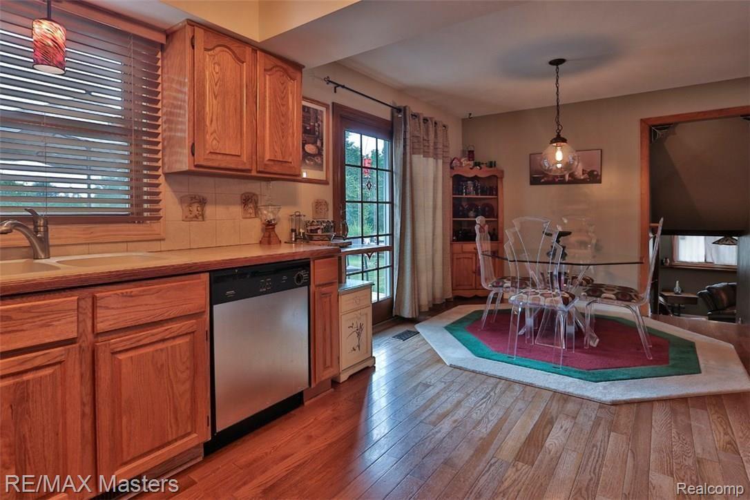 13770 Exeter Road Carleton, MI 48117 - Photo 4 of 27 2B8A5335.jpg