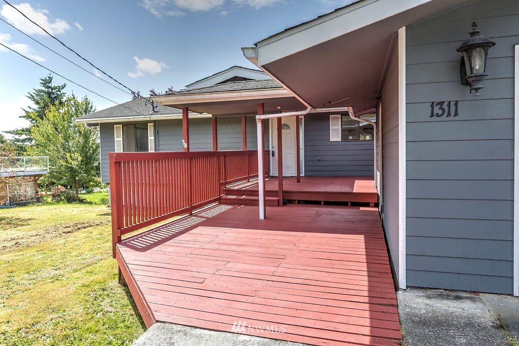 1311 Swantown Road Oak Harbor, WA 98277 - Photo 3 of 25 Gallery Image 3
