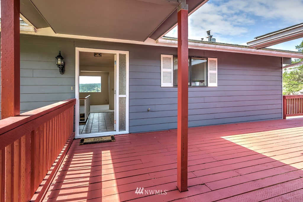 1311 Swantown Road Oak Harbor, WA 98277 - Photo 4 of 25 Gallery Image 4