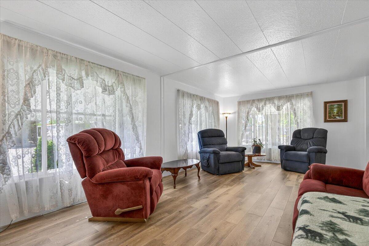 2252 Table Rock Road, Unit SPC 206 Medford, OR 97501 - Photo 7 of 33