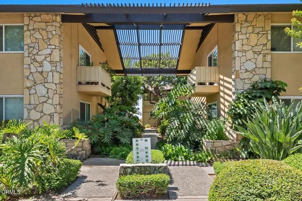 $2,800 | 385 Cliff Drive, Unit 8, Pasadena, CA 91107