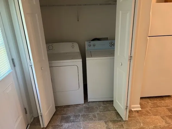 a view of utility room