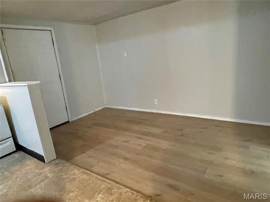 261 Cameron Road St. Louis, MO 63137 - Photo 13 of 16