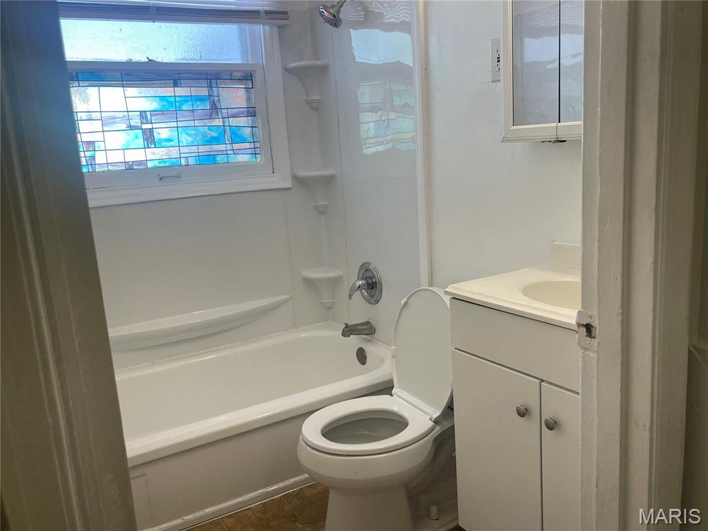 261 Cameron Road St. Louis, MO 63137 - Photo 14 of 16
