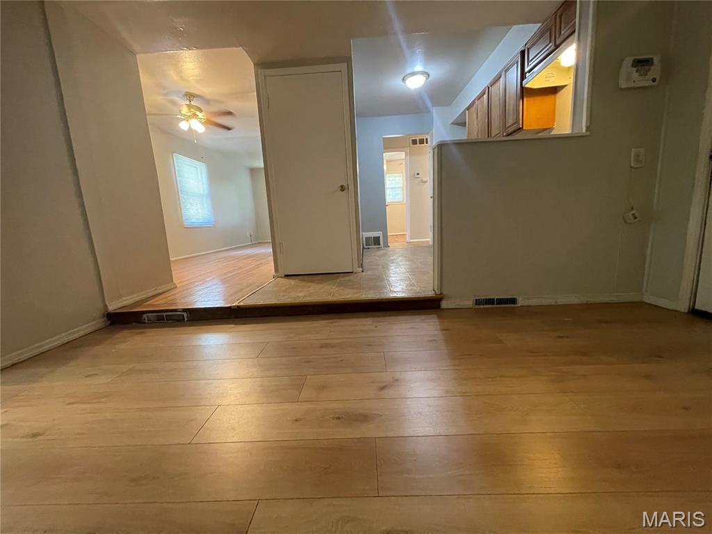 261 Cameron Road St. Louis, MO 63137 - Photo 8 of 16