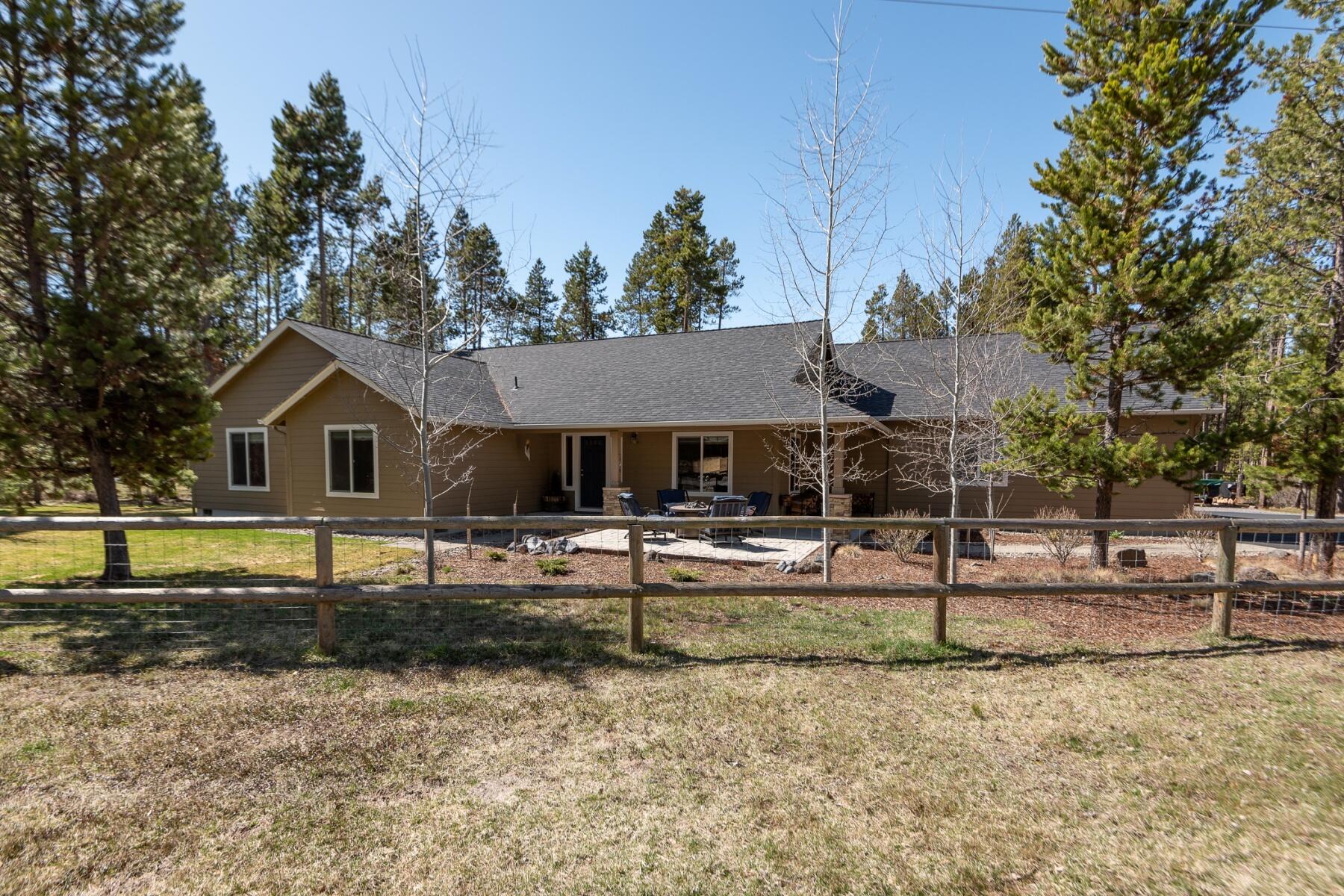 56221 Tree Duck Road Bend, OR 97707 - Photo 27 of 33 batch_25 fully fenced yard