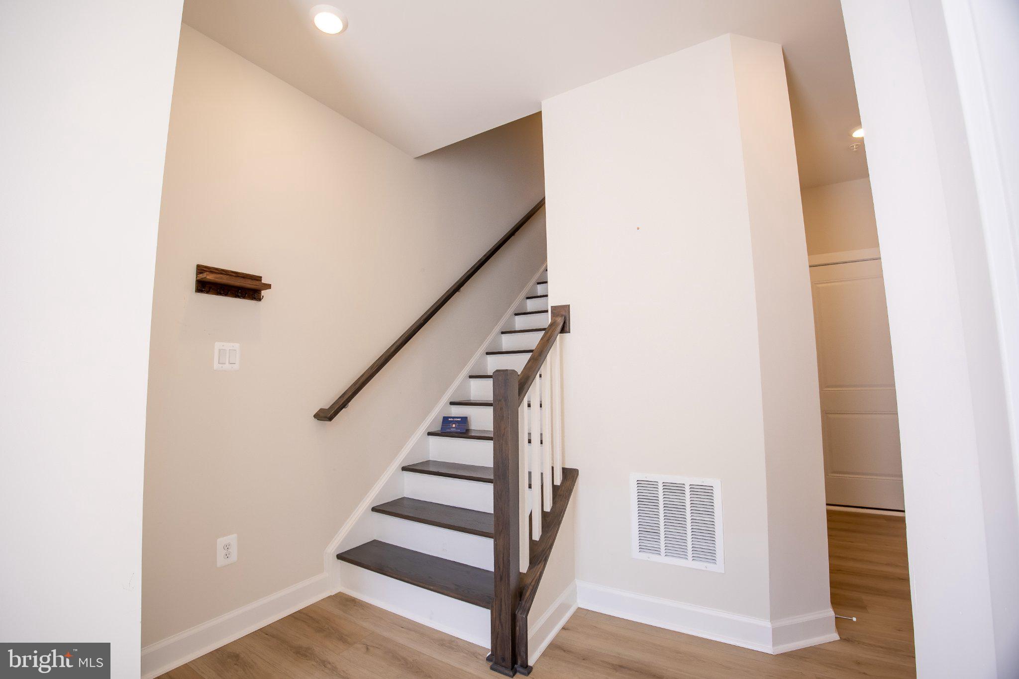 5313 8th Road South Arlington, VA 22204 - Photo 20 of 50 Inviting entryway with modern charm.