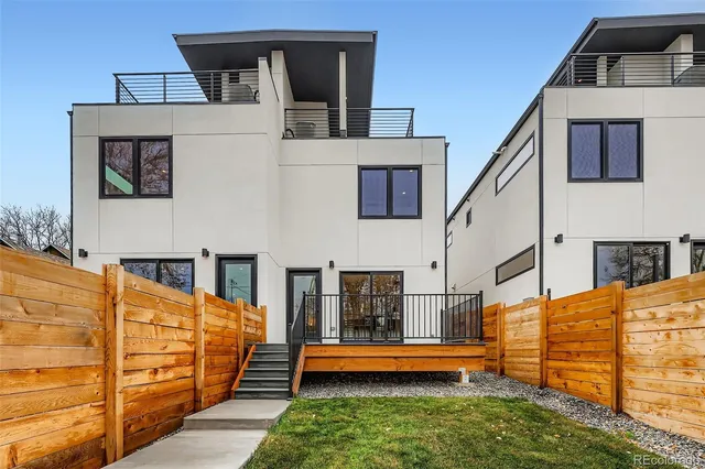 a view of a terrace with sky view