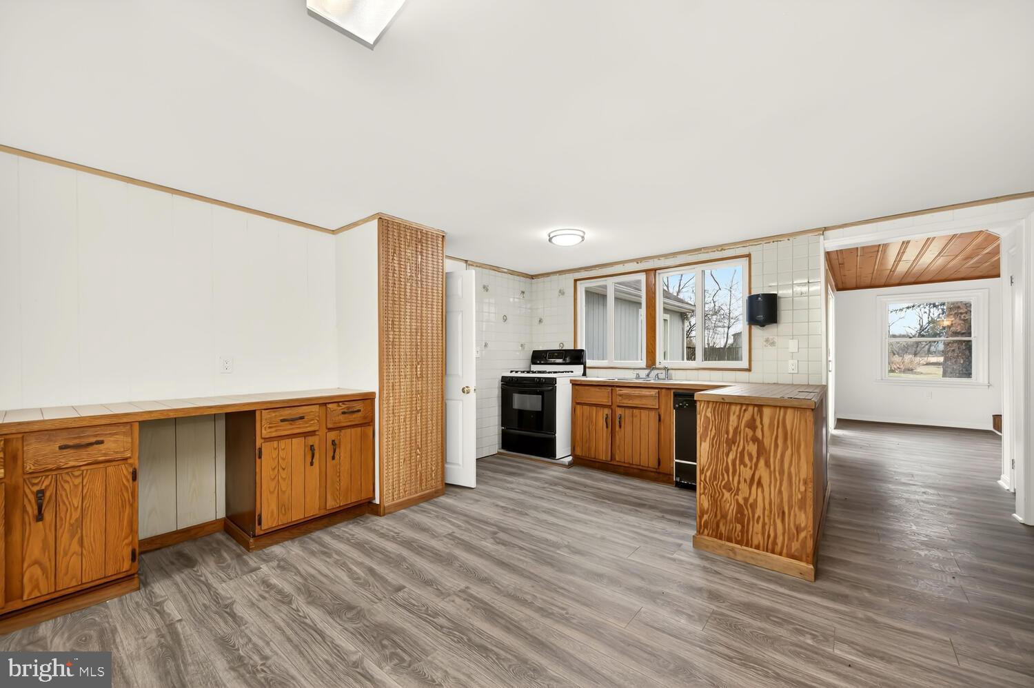 6746 Quaker Neck Road Chestertown, MD 21620 - Photo 28 of 50 Spacious kitchen with natural light.