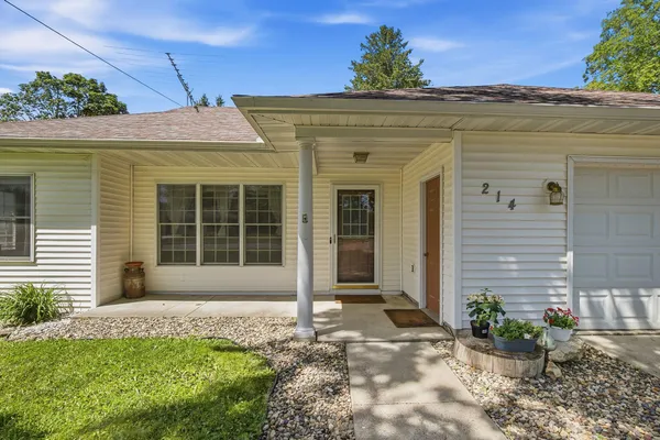 $279,900 | 214 Trondheim Road, Kenyon, MN 55946