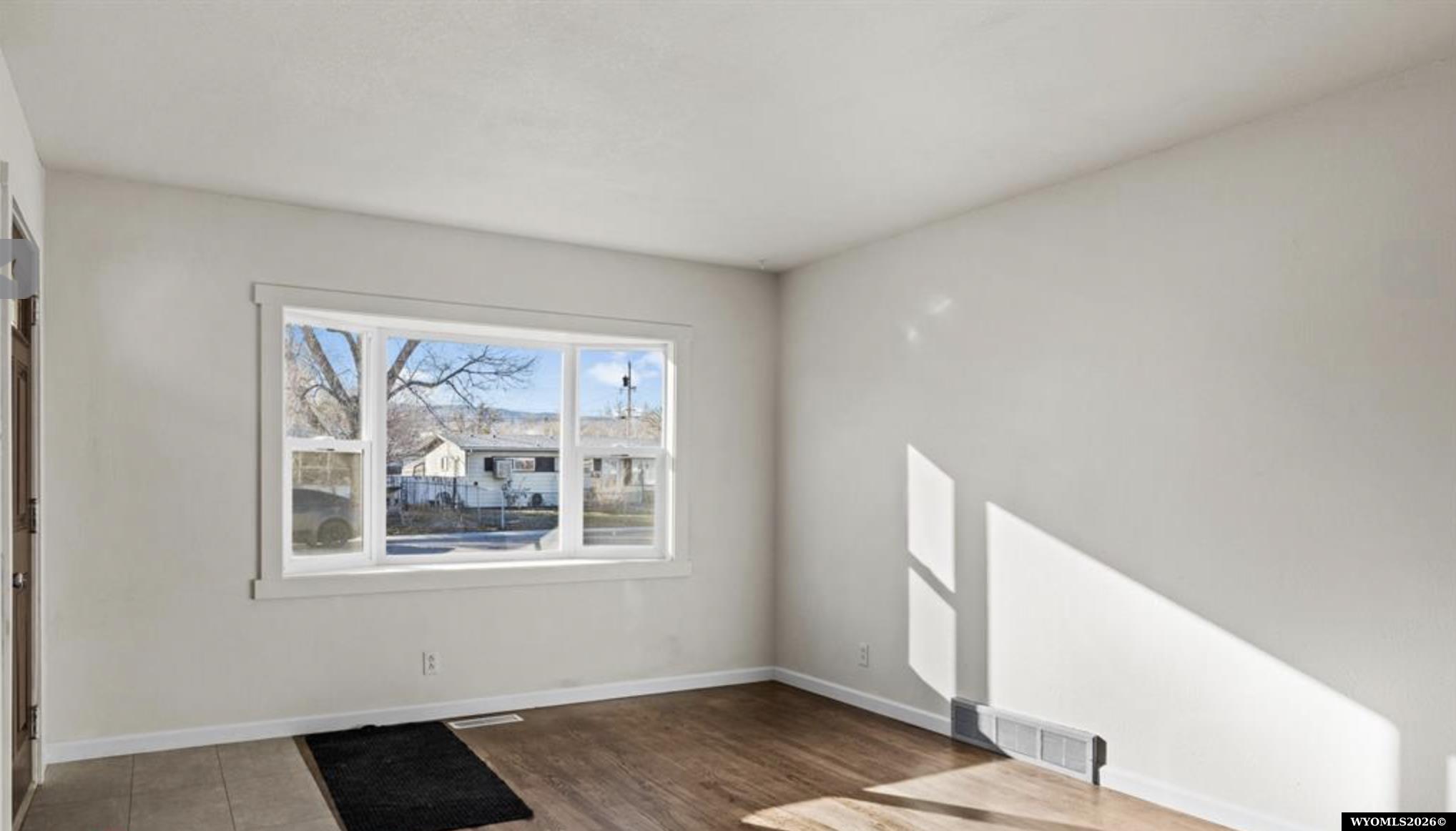 3044 Indiana Avenue Casper, WY 82609 - Photo 5 of 27