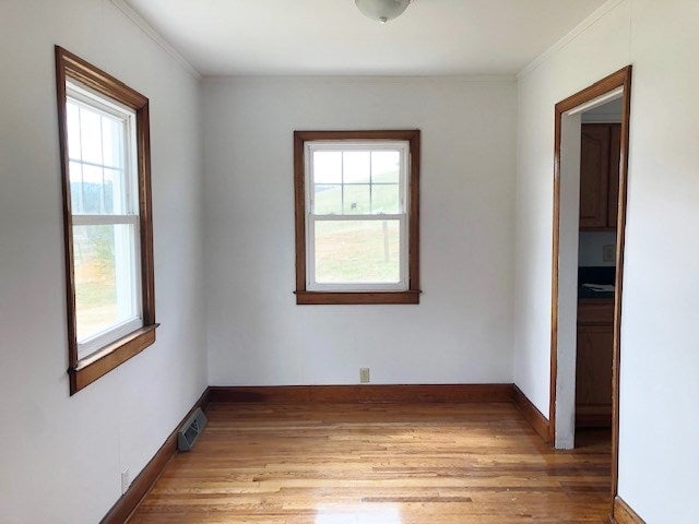 1833 Austinville Road Max Meadows, VA 24360 - Photo 13 of 46 Gallery Image 13