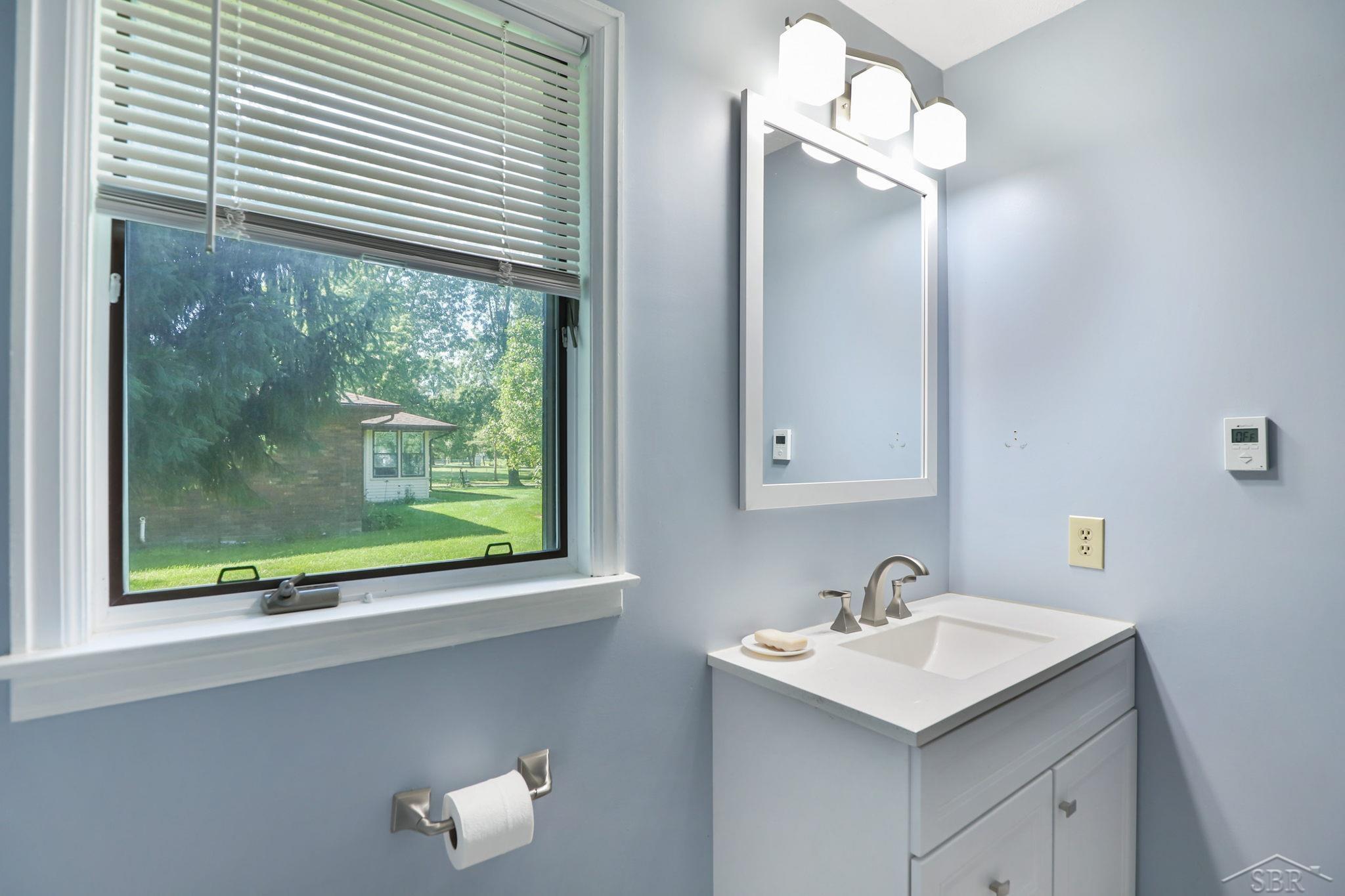 3895 Hackett Road Saginaw, MI 48603 - Photo 26 of 78 50087372-25.JPG