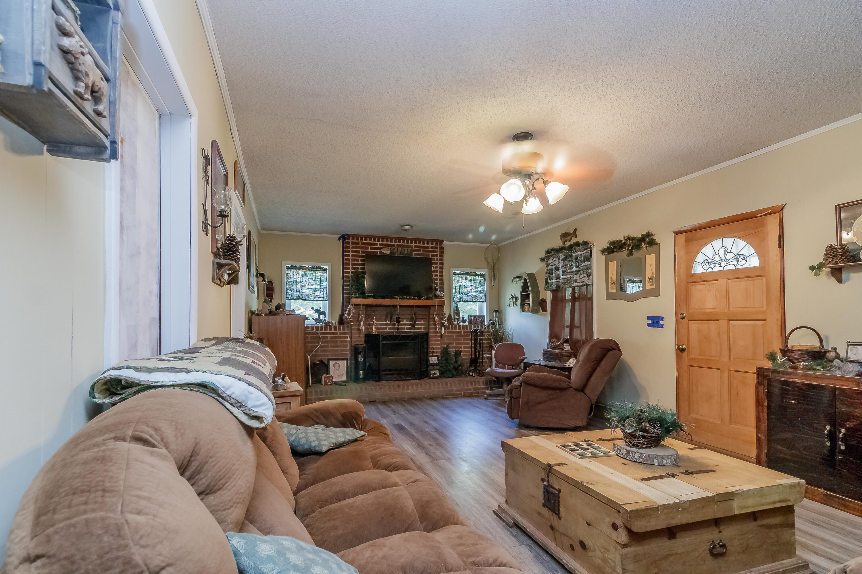 2182 Lee School Road Trion, GA 30753 - Photo 3 of 30 Living Room
