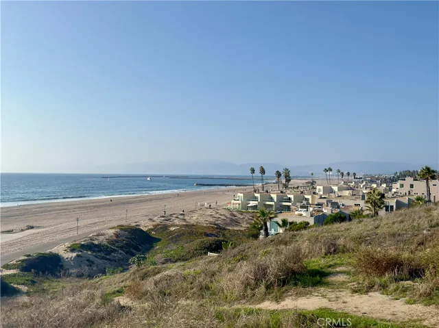 $6,000 | 7301 Vista Del Mar, Unit 102B, Playa del Rey, CA 90293