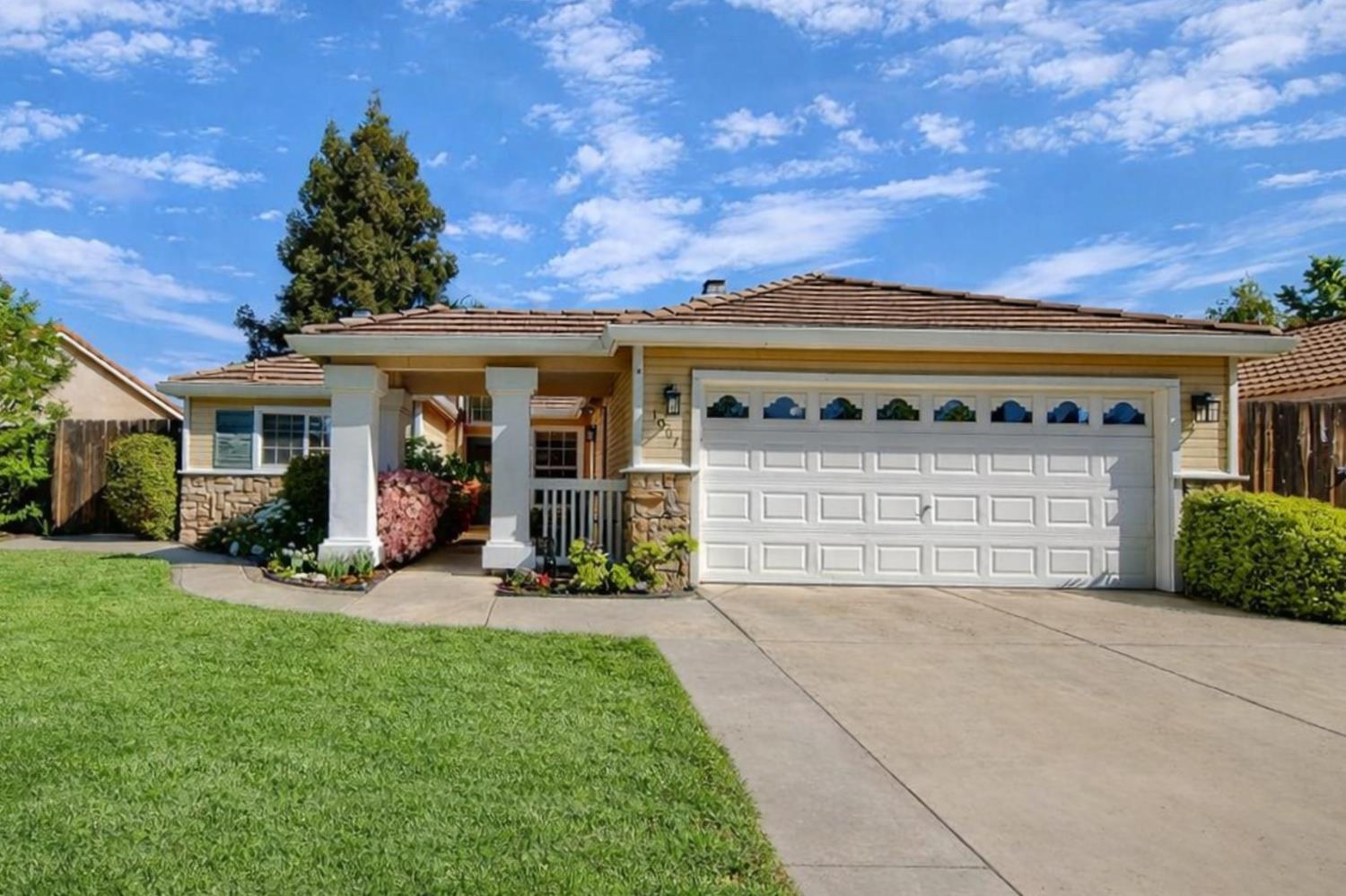 1007 Lourence Drive Tracy, CA 95376 - Photo 1 of 44