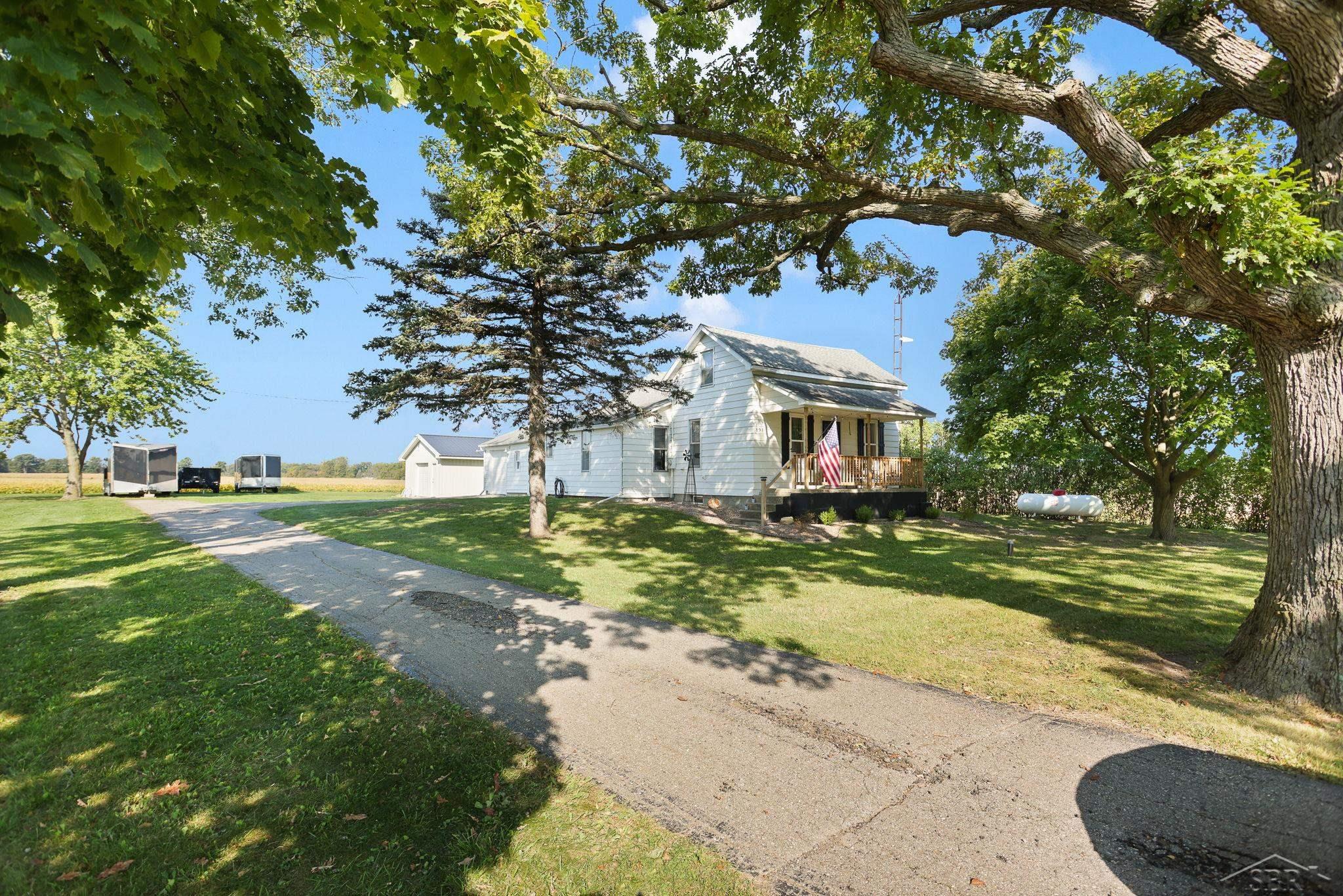 891 North Delaney Road Owosso, MI 48867 - Photo 2 of 32 50156033-382d3056-2669-4331-bfbe-d448152aafb9.JPG