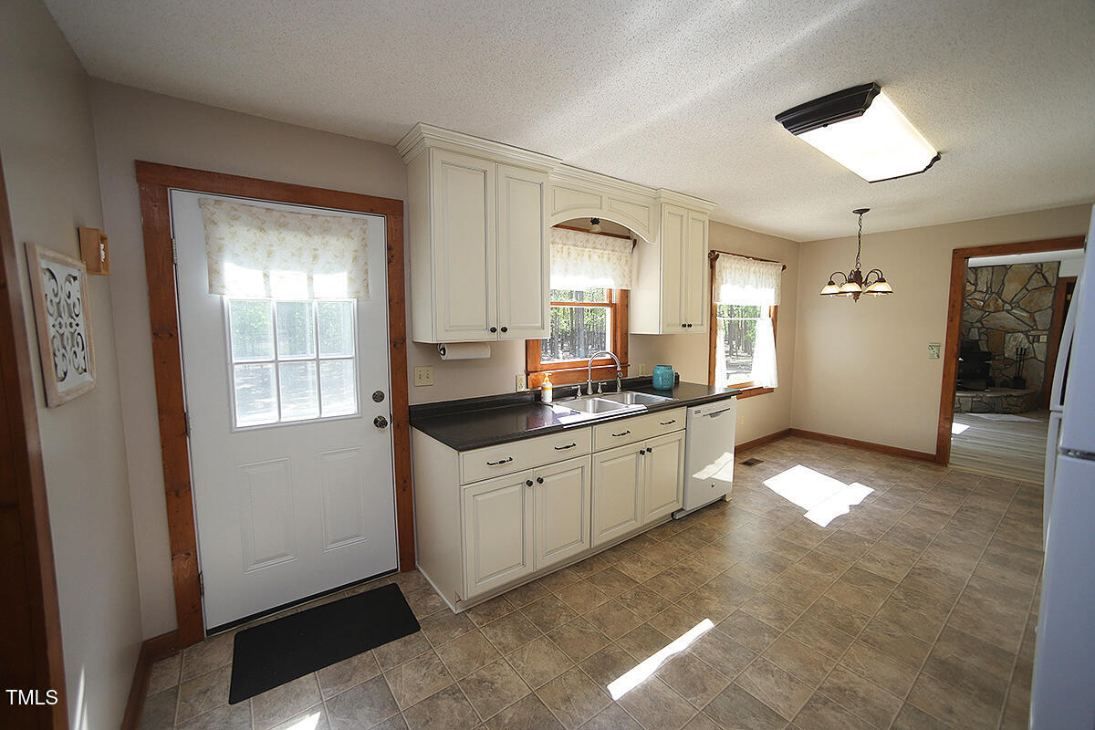 3813 West Lake Road Apex, NC 27539 - Photo 8 of 25 3913 West Lake RdG