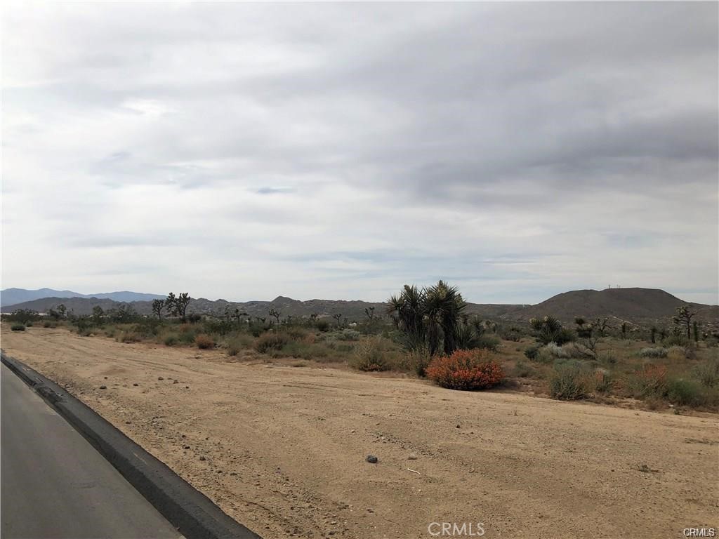 6650 La Contenta Road Yucca Valley, CA 92284 - Photo 5 of 7 a view of mountain view and mountain