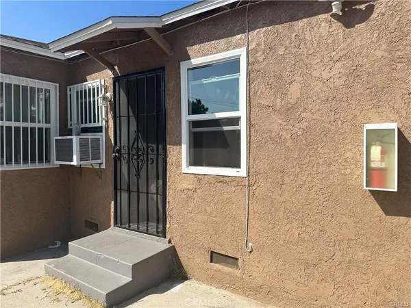 $1,550 | 8803 Hoover Street, Los Angeles, CA 90044
