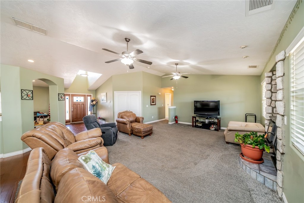 10636 Larch Road Oak Hills, CA 92344 - Photo 12 of 50