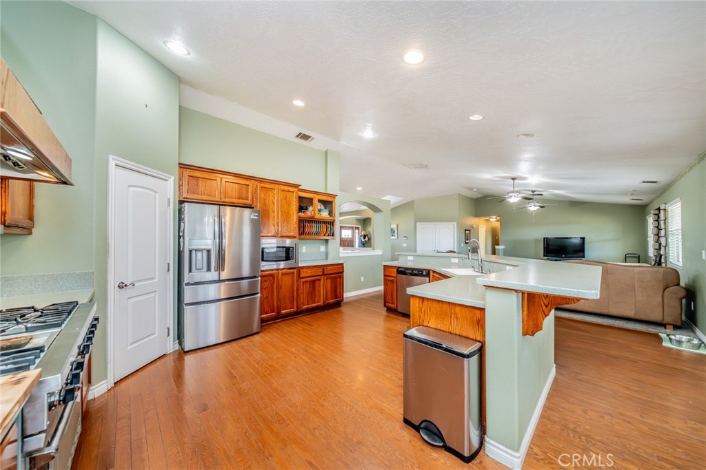 10636 Larch Road Oak Hills, CA 92344 - Photo 16 of 50