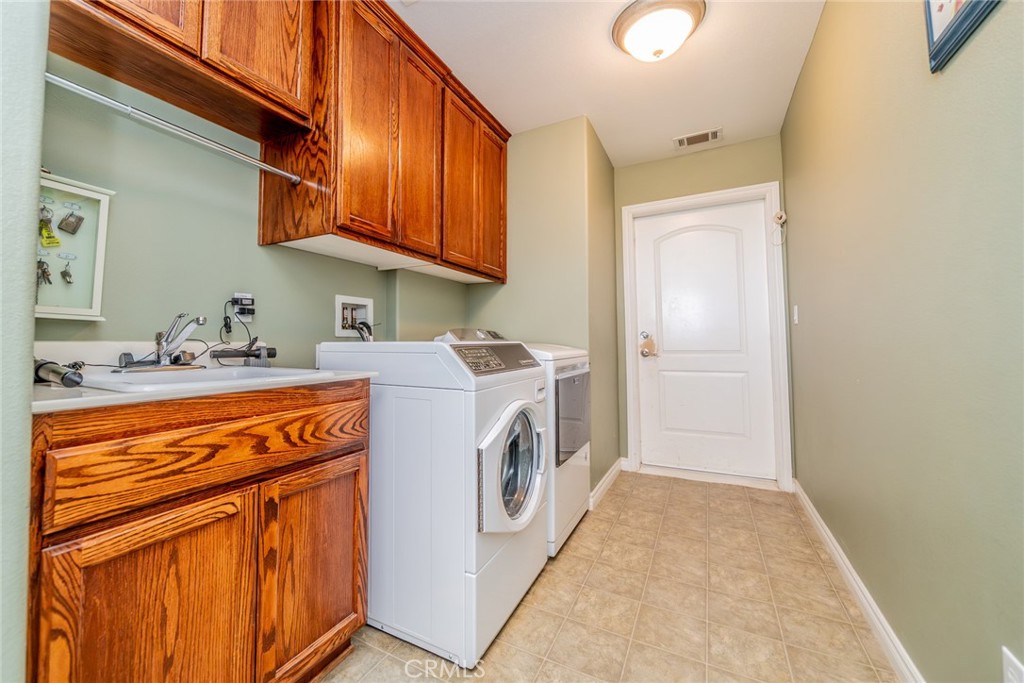 10636 Larch Road Oak Hills, CA 92344 - Photo 28 of 50