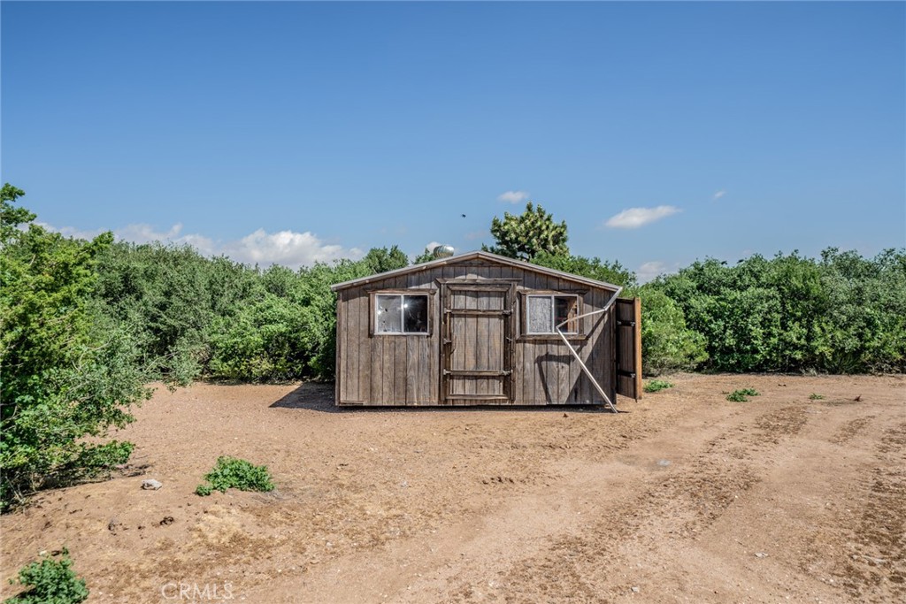 10636 Larch Road Oak Hills, CA 92344 - Photo 6 of 50