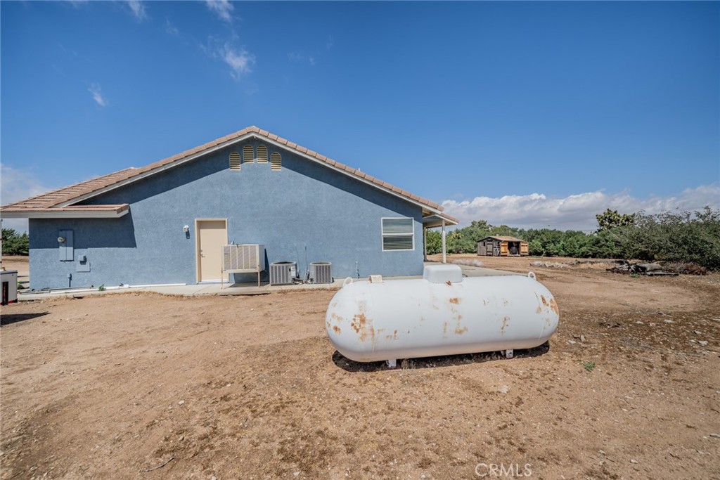 10636 Larch Road Oak Hills, CA 92344 - Photo 7 of 50