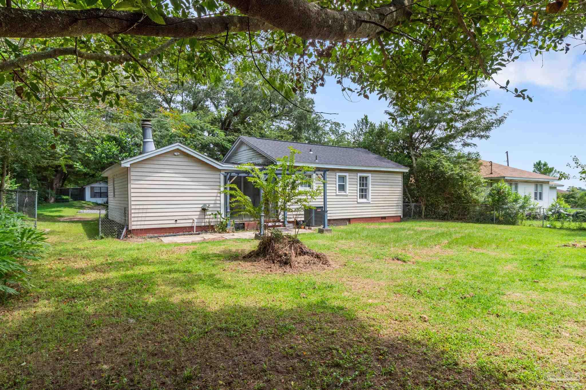 203 Booth Avenue Cantonment, FL 32533 - Photo 2 of 21