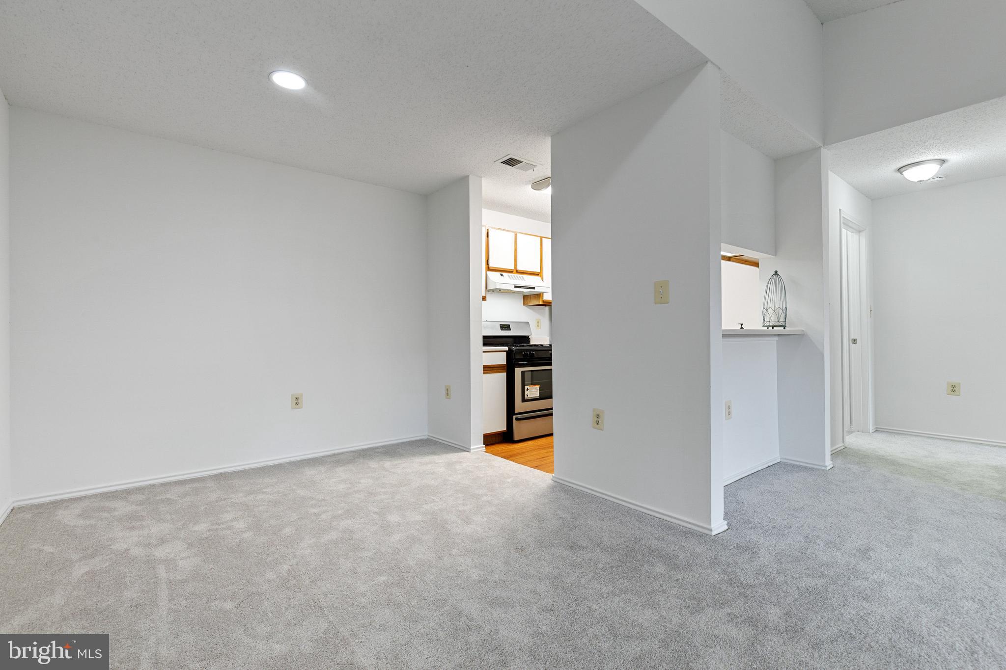 21007 Timber Ridge Terrace, Unit 303 Ashburn, VA 20147 - Photo 15 of 31 Gallery Image 15