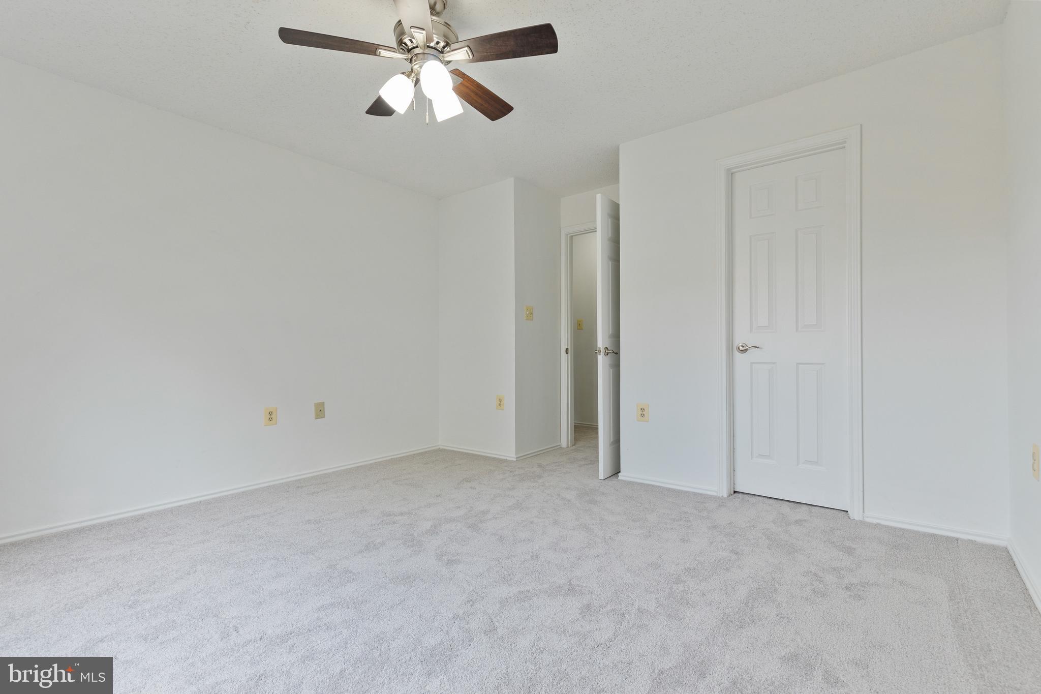 21007 Timber Ridge Terrace, Unit 303 Ashburn, VA 20147 - Photo 20 of 31 Gallery Image 20