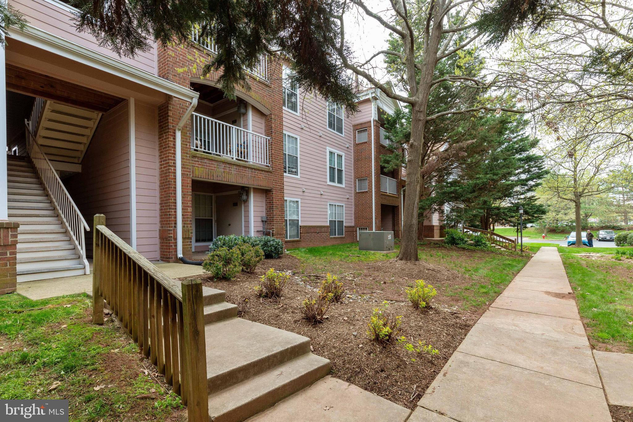 21007 Timber Ridge Terrace, Unit 303 Ashburn, VA 20147 - Photo 3 of 31 Gallery Image 3
