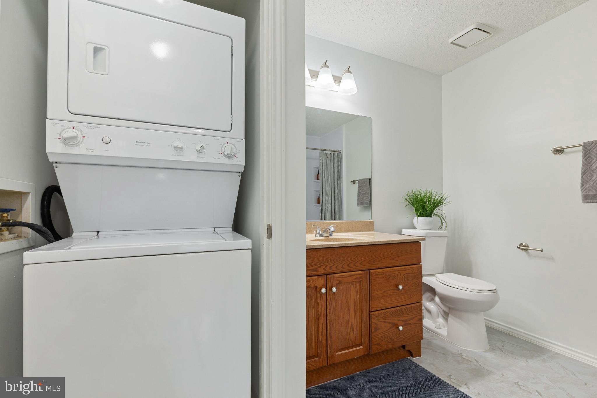 21007 Timber Ridge Terrace, Unit 303 Ashburn, VA 20147 - Photo 26 of 31 Gallery Image 26