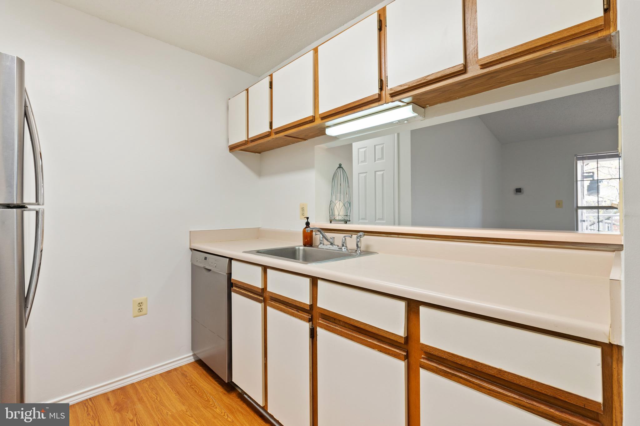 21007 Timber Ridge Terrace, Unit 303 Ashburn, VA 20147 - Photo 8 of 31 Gallery Image 8