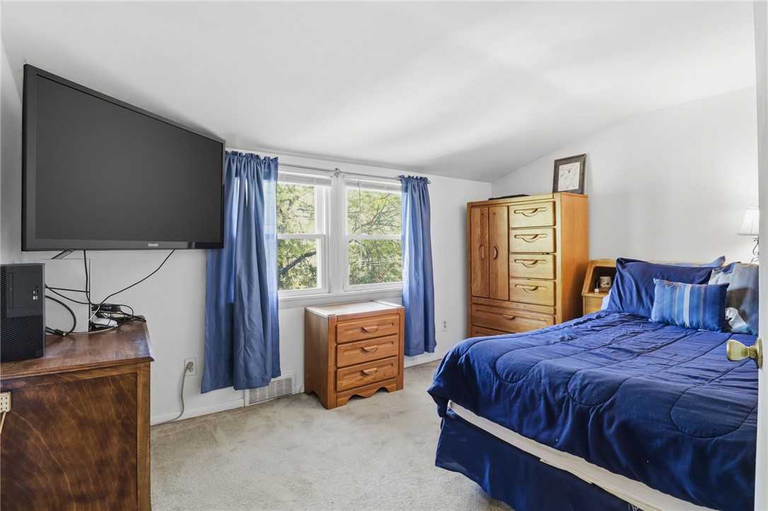 160 Wood Road Greece, NY 14626 - Photo 21 of 34